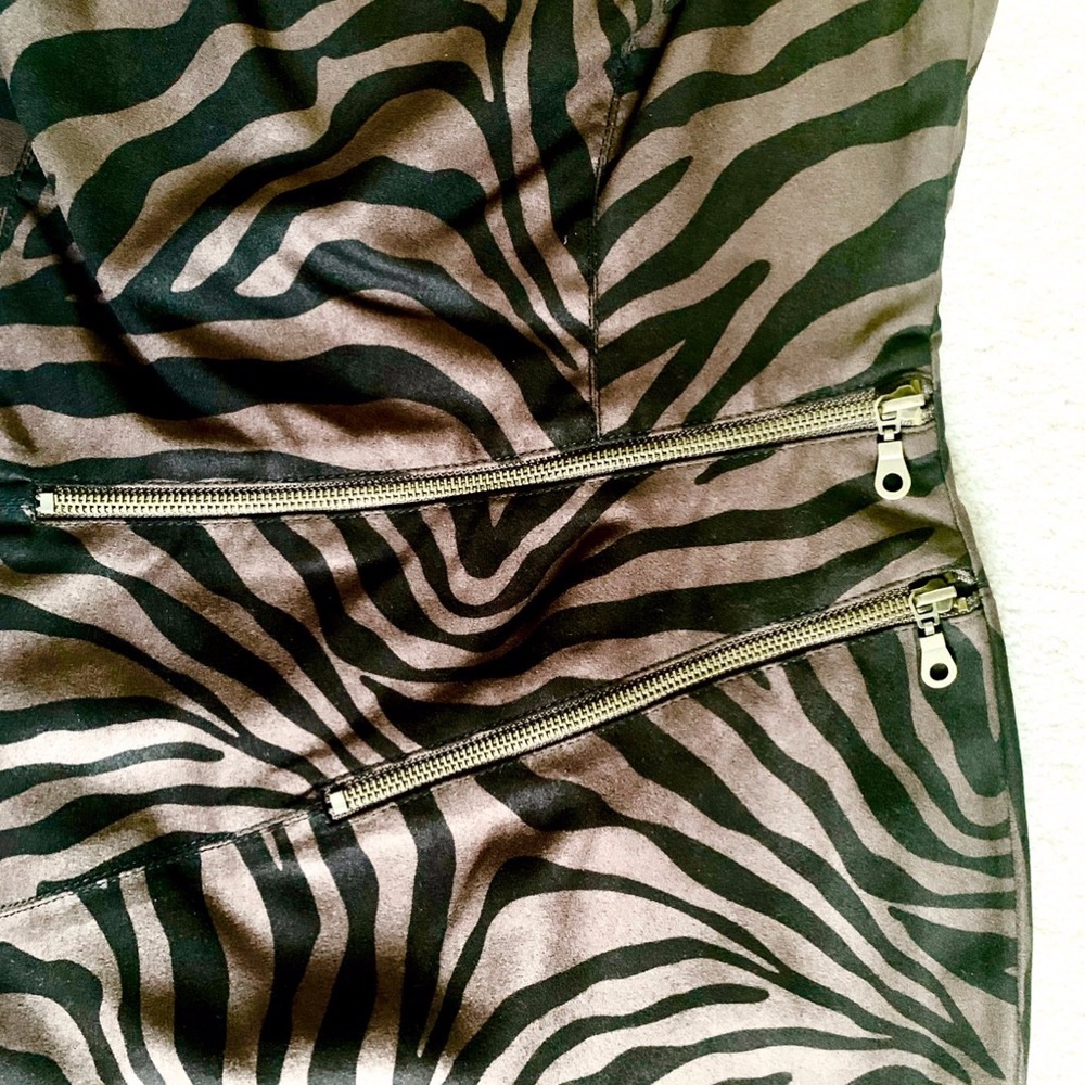 MUSE MULTI ZIPPER DRESS- SATIN ZEBRA PATTERN🦓 (SIZE: 10)​ - Picture 3 of 6